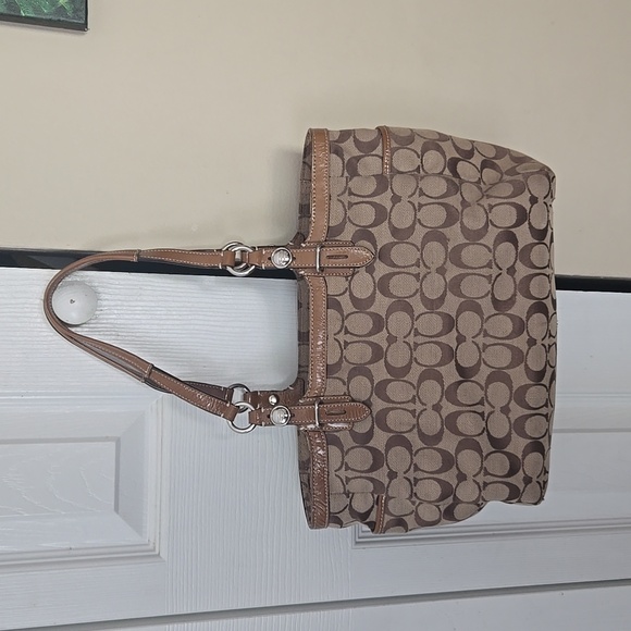 Coach Handbag - Picture 2 of 6